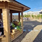 Yellow Stone Farm And Semesterbostad